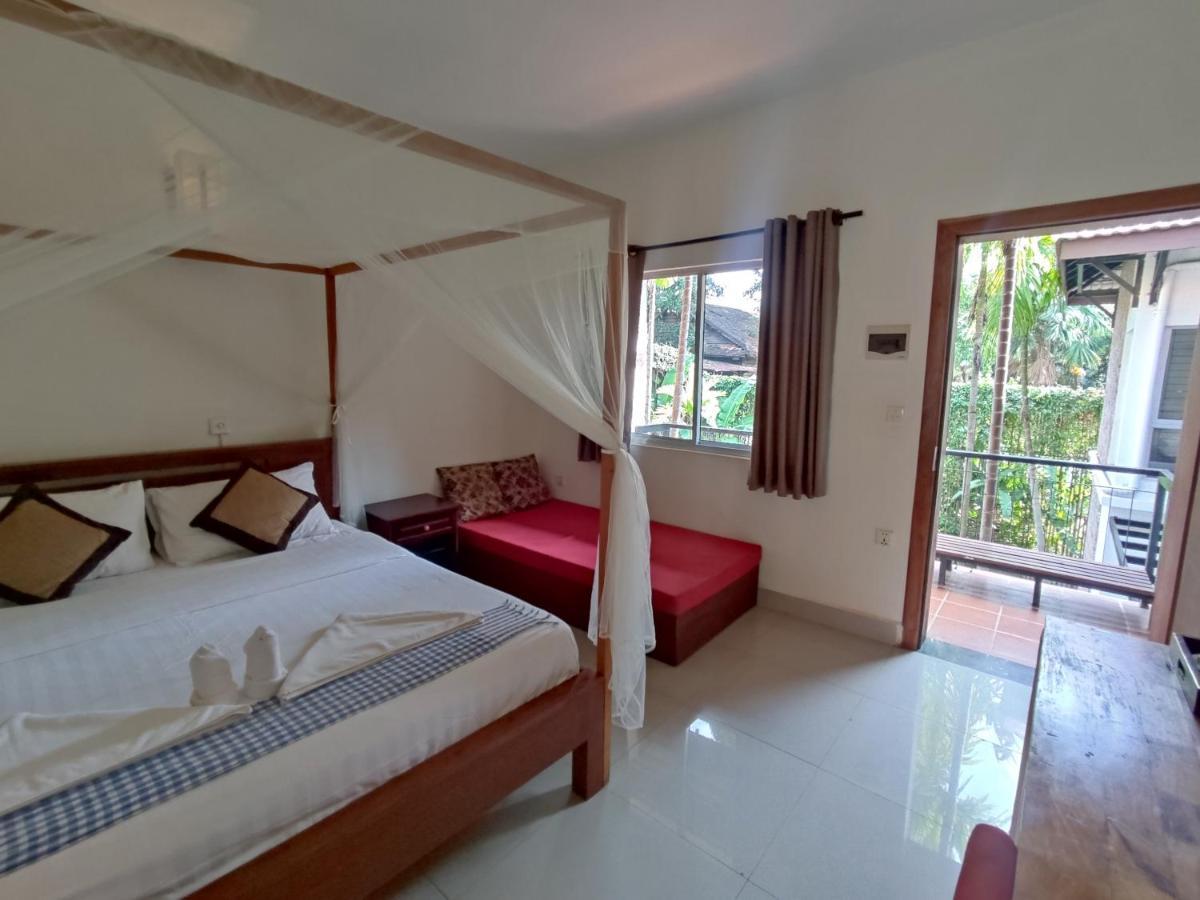 River And Villa Siem Reap Bagian luar foto